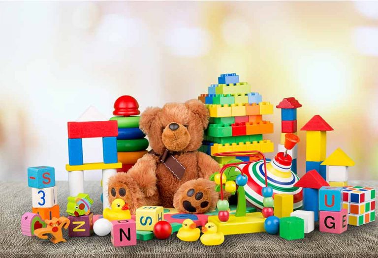 How to Choose the Right Toys for Kids